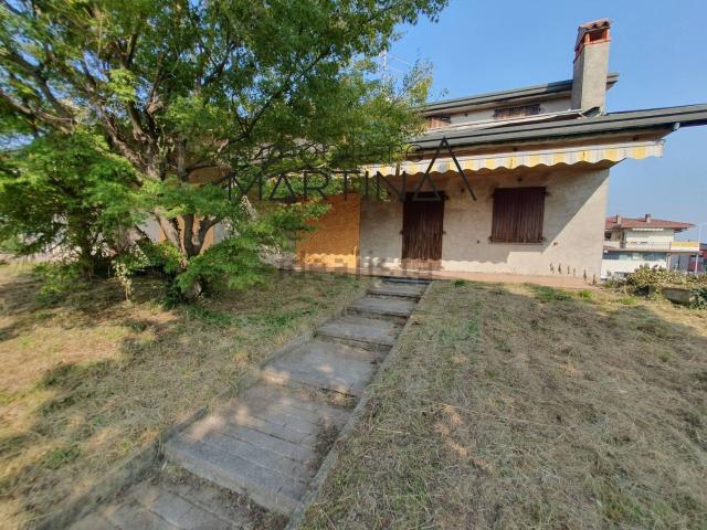 Casa in vendita a Pedrengo, Lombardia
