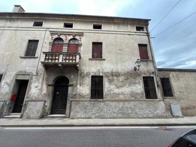 Casa in vendita a Lendinara, Veneto