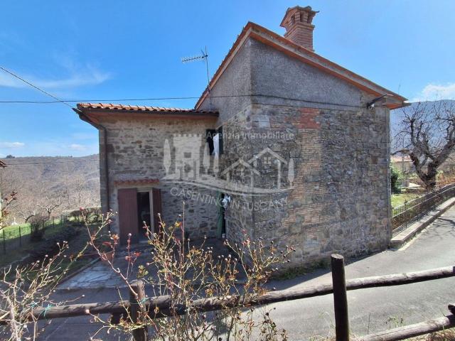Casa in vendita a Castel San Niccolò, Toscana