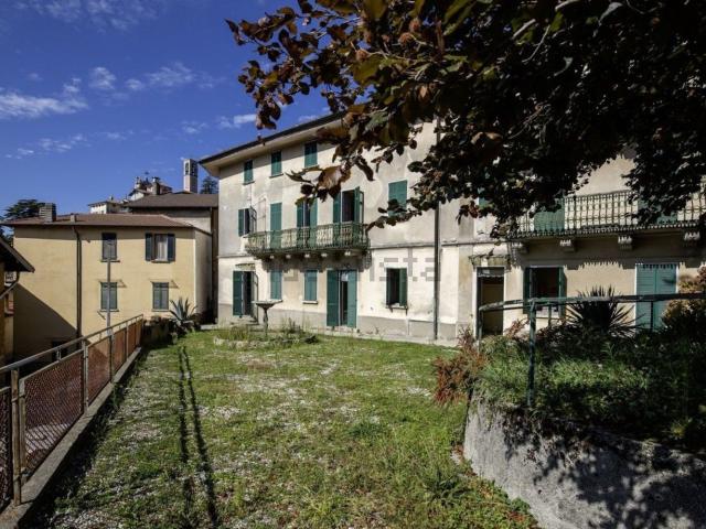 Casa in vendita a Brunate, Lombardia