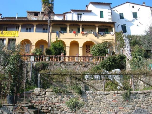Casa in vendita a Guzzano, Villa Basilica