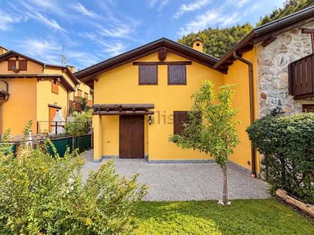 Casa in vendita a Lizzola, Valbondione