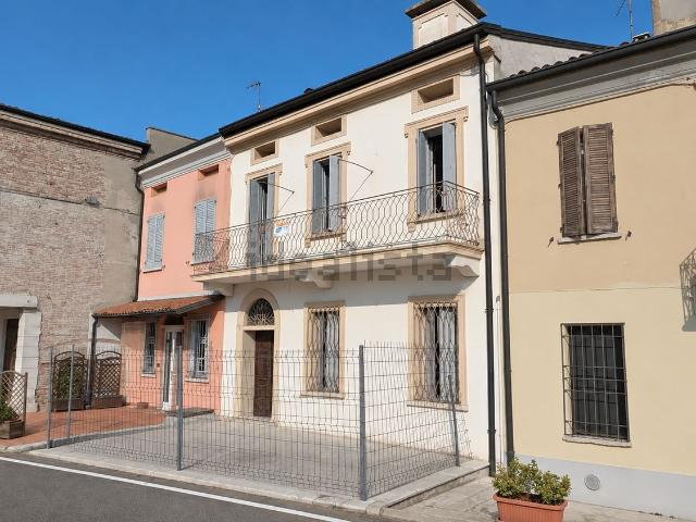 Casa in vendita a Roncoferraro, Lombardia