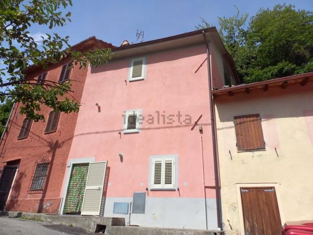 Casa in vendita a Vagli Sotto, Lucca