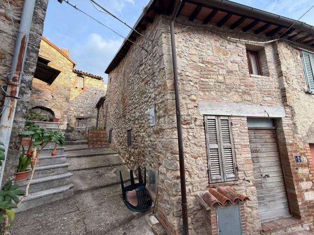 Casa in vendita a Acquasparta, Umbria