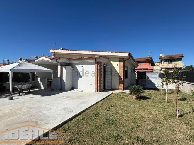 Casa in vendita a Tor San Lorenzo, Ardea