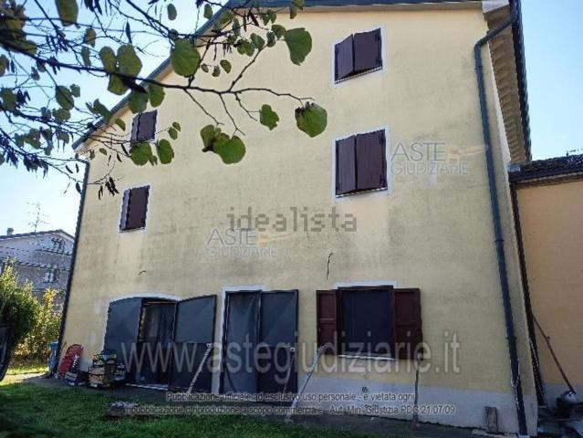 Casa in vendita a Unione Comuni Modenesi Area Nord, Mirandola