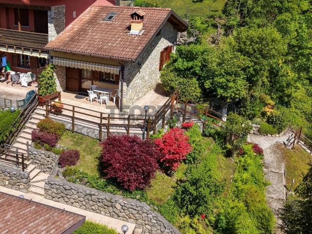 Casa in vendita a Rovetta, Lombardia
