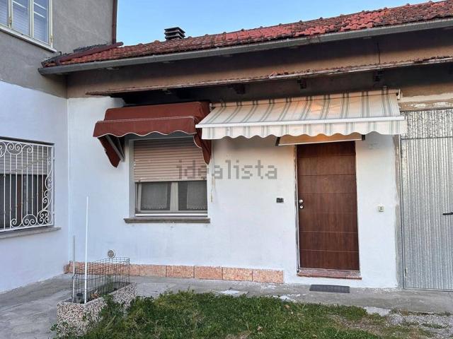 Casa in vendita a Ferrara, Reggio Emilia