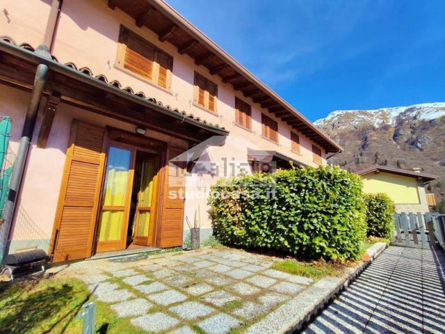 Casa in vendita a Oneta, Lombardia