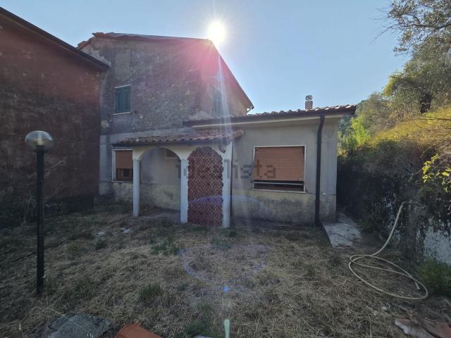 Casa in vendita a Tirolo, Bolano