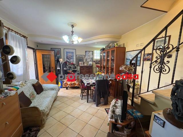 Casa in vendita a Torvajanica, Roma Capitale