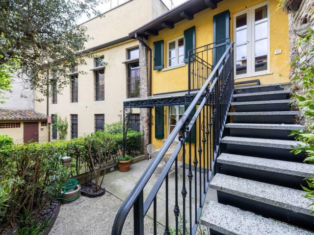 Casa in vendita a Desenzano Del Garda, Lombardia