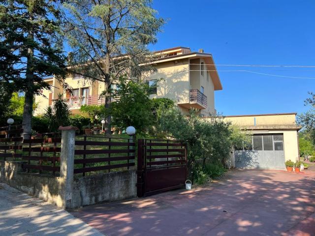 Casa in vendita a San Donato, Marche