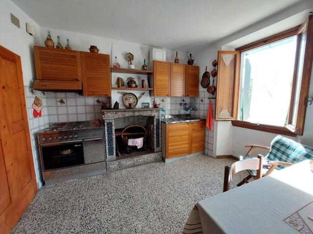 Casa in vendita a Lo Specchio, San Godenzo