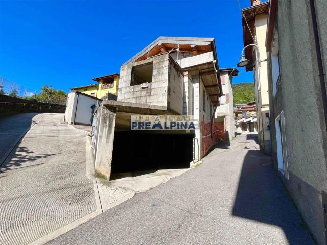 Casa in vendita a Colzate, Lombardia