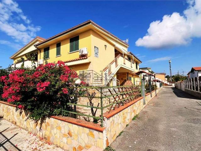 Casa in vendita a La Petrosa, Calabria