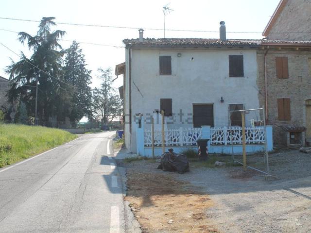 Casa in vendita a Traversetolo, Reggio Emilia