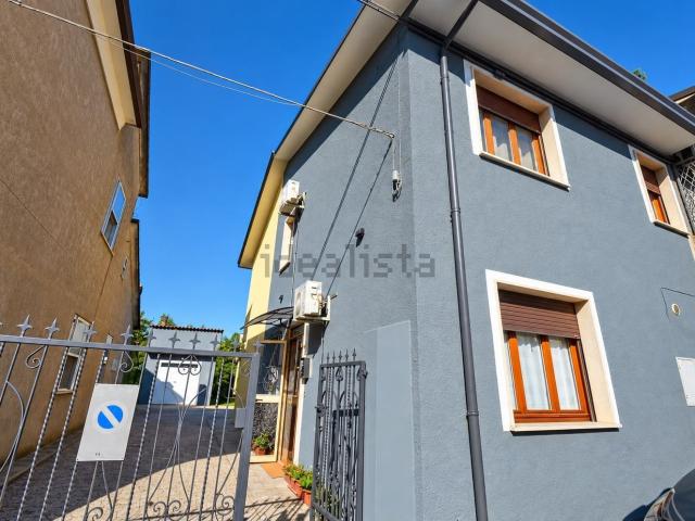 Casa in vendita a Tombe, Lagosanto