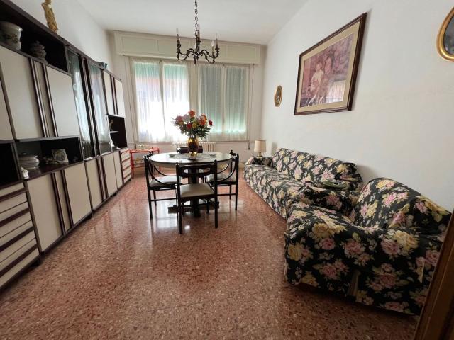 Casa in vendita a Centro Storico, Marche