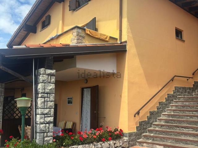 Casa in vendita a San Fermo, Grone
