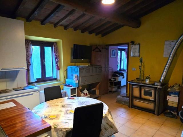 Casa in vendita a Palazzo Del Pero, Toscana