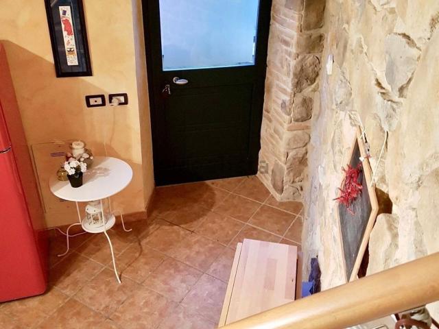 Casa in vendita a Ca' di Cecco, Marina Di Massa