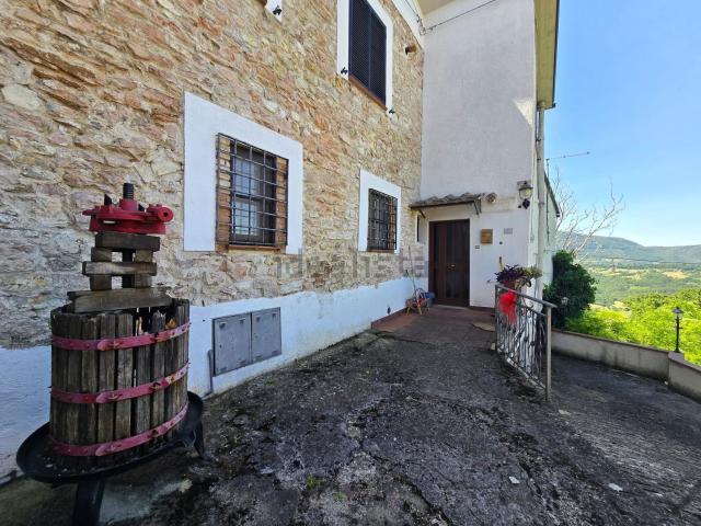 Casa in vendita a Stroncone, Umbria
