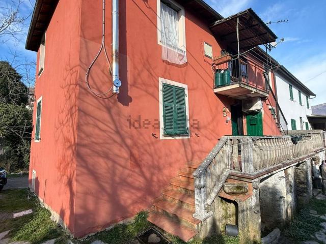 Casa in vendita a Lumarzo