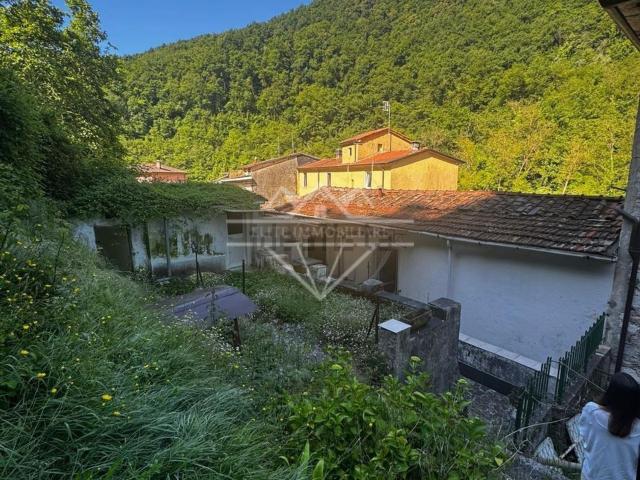 Casa in vendita a Carrara, Toscana