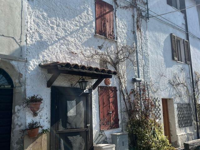 Casa in vendita a Alta Val Tidone, Moncasacco