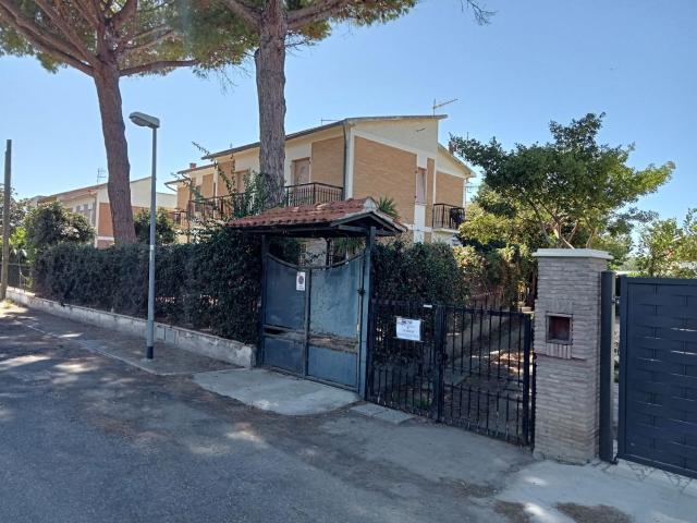 Casa in vendita a Tarquinia, Lazio