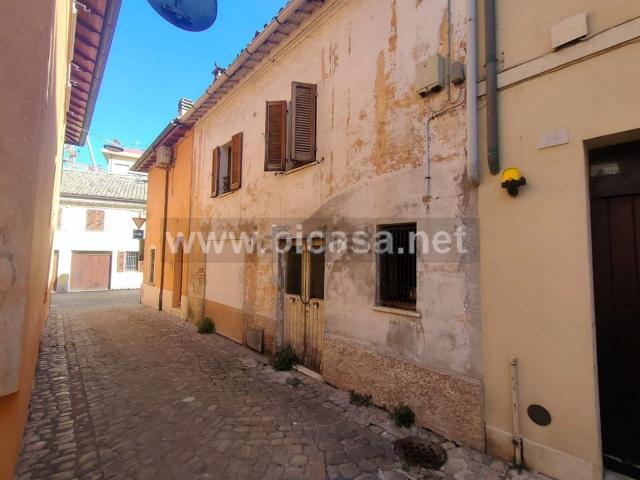 Casa in vendita a Centro Storico, Marche
