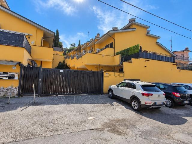 Casa in vendita a Selva Nera, Roma
