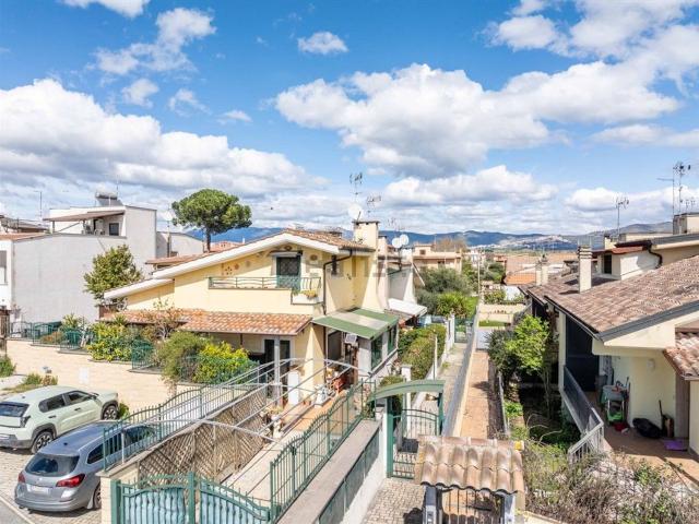 Casa in vendita a Giardini di Corcolle, Roma Capitale