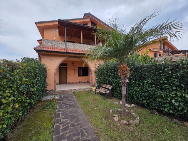 Casa in vendita a Calabria, Cosenza