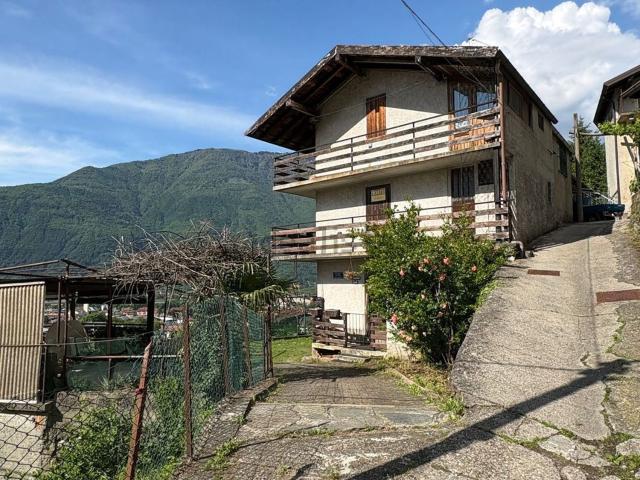 Casa in vendita a Delebio, Lombardia