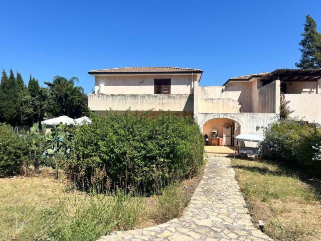 Casa in vendita a Campofelice Di Roccella, Sicilia