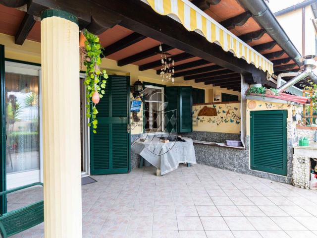 Casa in vendita a Sarzana, Liguria