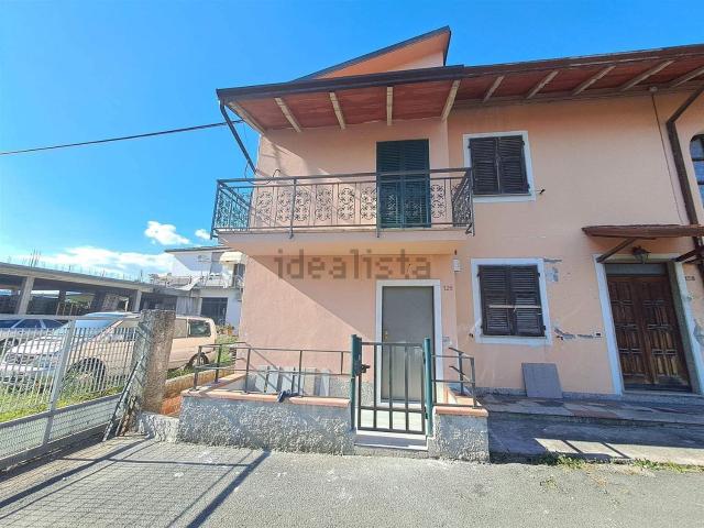 Casa in vendita a Portonetti, Luni
