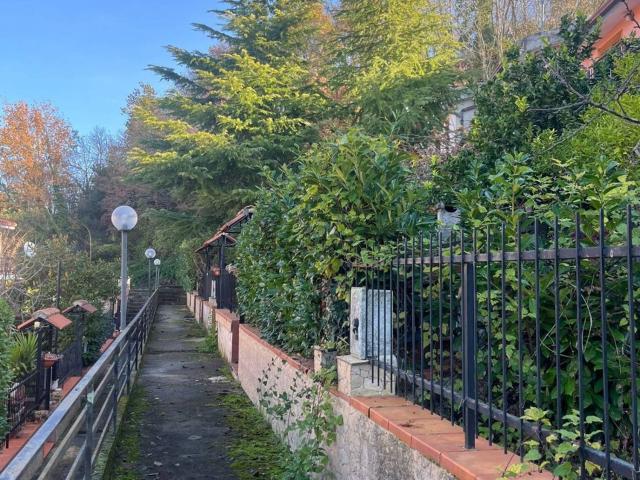 Casa in vendita a Galluccio, Campania