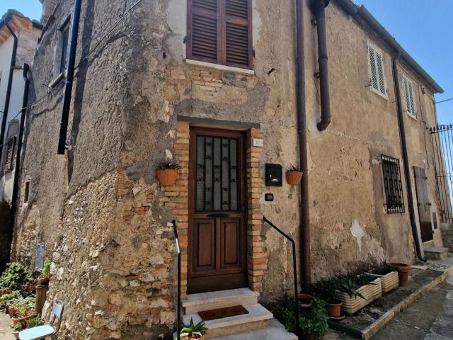Casa in vendita a Collesecco, Lugnano In Teverina