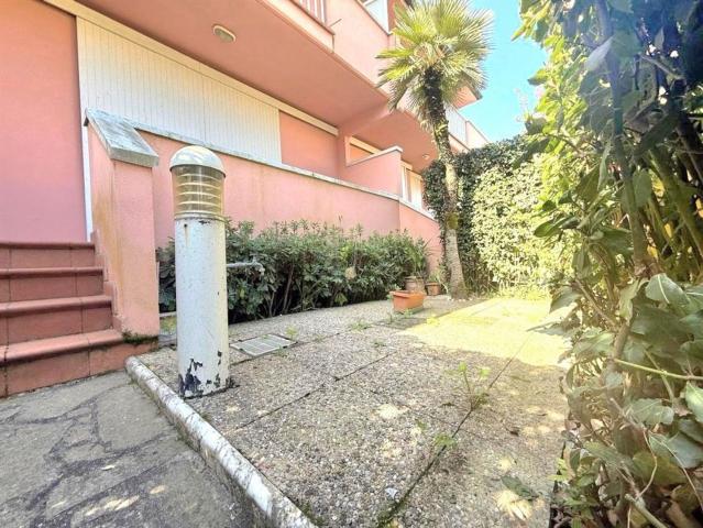Casa in vendita a Marina di Massa, Marina Di Massa