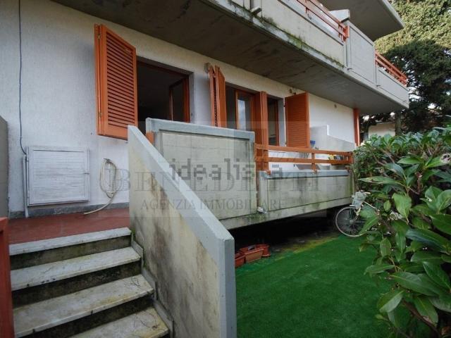 Casa in vendita a Marina di Massa, Marina Di Massa