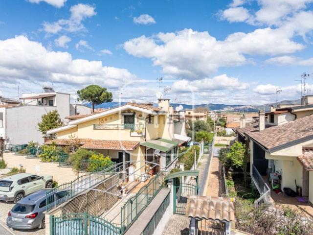 Casa in vendita a Giardini di Corcolle, Roma Capitale