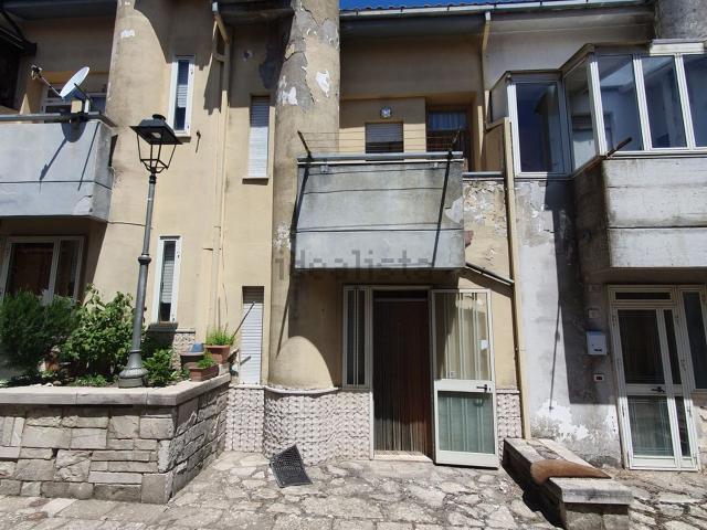 Casa in vendita a Bisaccia, Campania