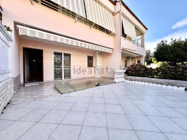 Casa in vendita a Colfiorito, Roma Capitale