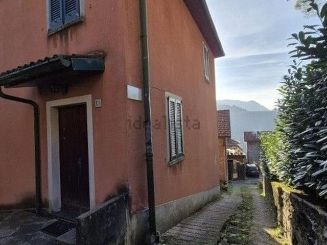 Casa in vendita a Faggeto Lario, Lombardia