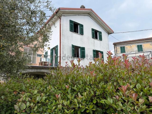Casa in vendita a Sesta Godano, Liguria