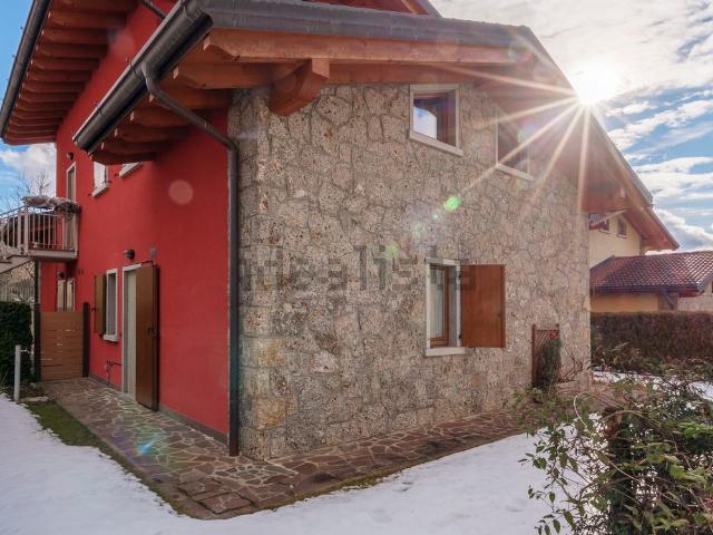 Casa in vendita a Dorga, Castione Della Presolana